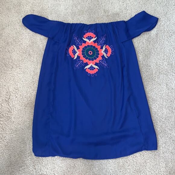 West 36th Off Shoulder Embroidered Mini Dress Sz M - Picture 1 of 6